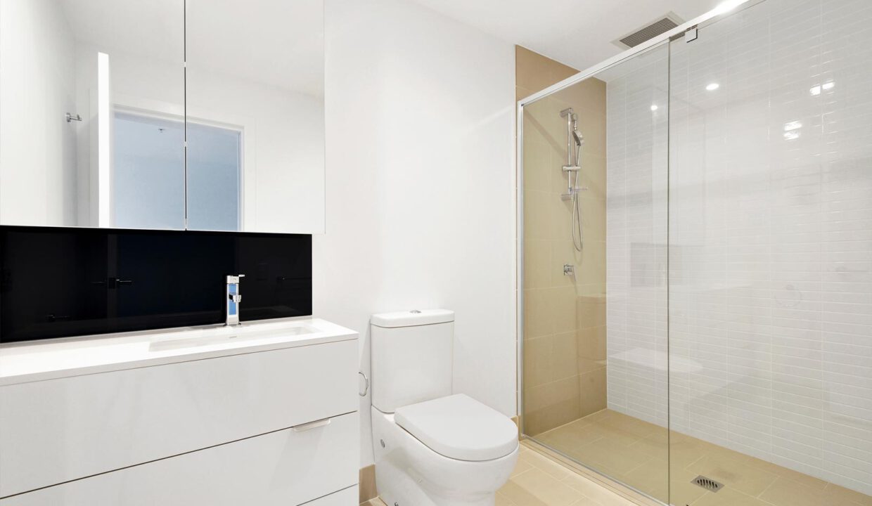 real-estate-room-6.jpg